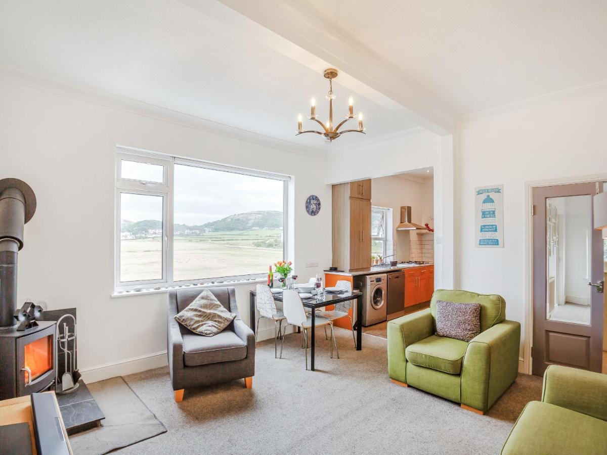 Little Orme View Apartment Llandudno Bagian luar foto